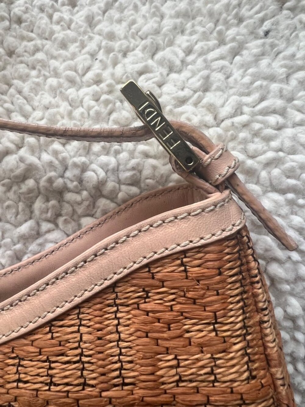 Fendi Raffia Baguette & Pale Pink Leather - Picture 12 of 16